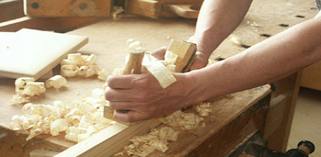 الداخلة : حالة عود لنجار يصنع قوارب الصيد التقليدي تثير نقمة المهنيين،