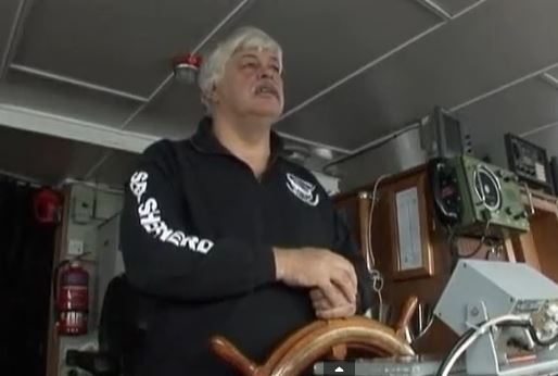 مثول الناشط البيئي بول واتسن أمام القضاء الأمريكي