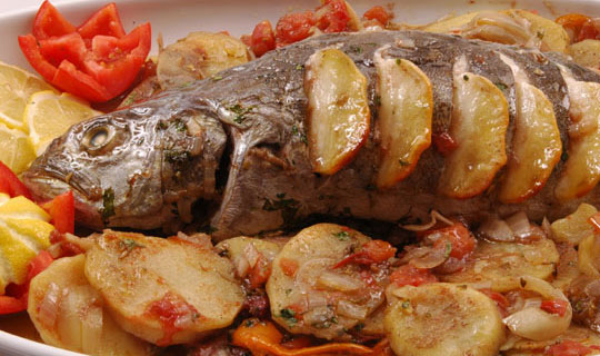 طاجن السمك مع البطاطس