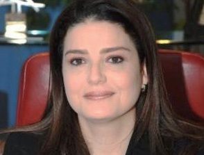 مهنيو الصيد البحري بالعرائش يهنئون السيدة أمينة الفيكيكي على توسيمها بوسام العرش من درجة فارس