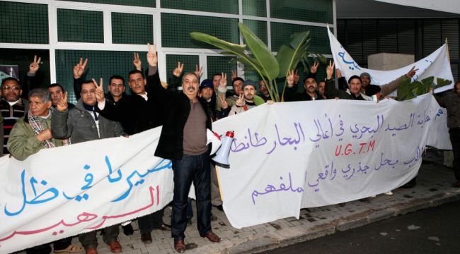 رجال البحر و العمل النقابي في لقاء تواصلي لنقابة الصيد بأعالي البحار بطانطان