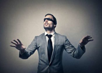 النضال المهني مع افتقاد الاهلية القانونية.