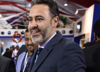 عبد الرحمان سرود رئيس غرفة الصيد البحري الاطلسية الوسطى باكادير يهنئ عيشان بوشتة المدير الجديد لقطاع الصيد البحري