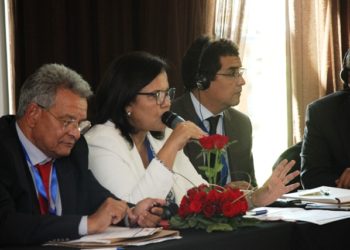 الكاتبة العامة لقطاع الصيد البحري بالمغرب تعرض أفاق الاستثمار لرجال الأعمال الروس