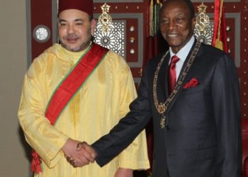 جلالة الملك والرئيس الغيني يزوران ورش بناء نقطة مجهزة لتفريغ السمك بتيمي نيتاي بكوناكري