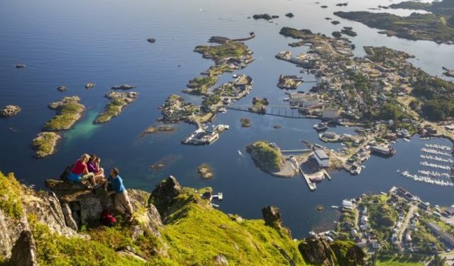 النرويج في حيرة .. النفط أم الأسماك والسياحة؟