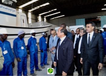 الرئيس الموريتاني يلتقي إدارة وعمال الشركة الوطنية لصناعة السفن الموريتانية