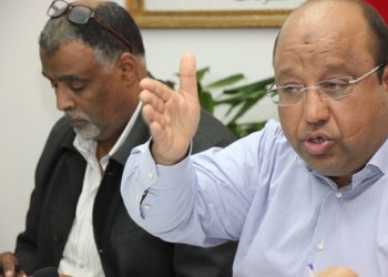 كمال صبري يحمل مسؤولية ارتفاع اثمان السمك للمضاربين