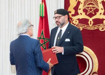 جلالة الملك يدعو الحكومة إلى اعتماد حوار اجتماعي مستمر