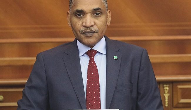 الوزير الاول الموريتاني يستعرض منجزات حكومته في قطاع الصيد البحري