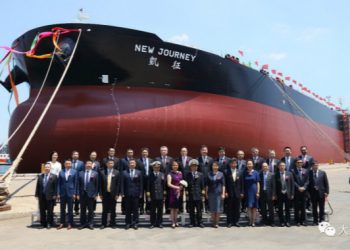 داليان الصينية تسلم اول سفينة للابحار الذكي