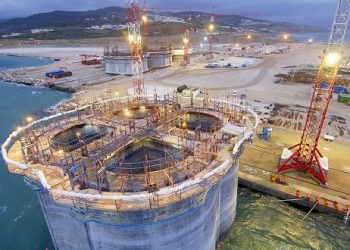 الملك محمد السادس يحل بمدينة طنجة لتدشين الميناء المتوسطي الثاني