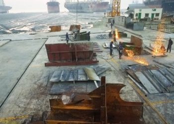 الاتحاد الأوربي يتعزز بثماني أوراش جافة جديدة لتفكيك السفن