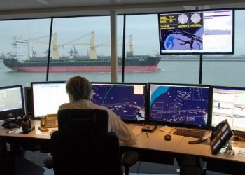 تطوير في نظام AIS لخدمة الملاحة البحرية