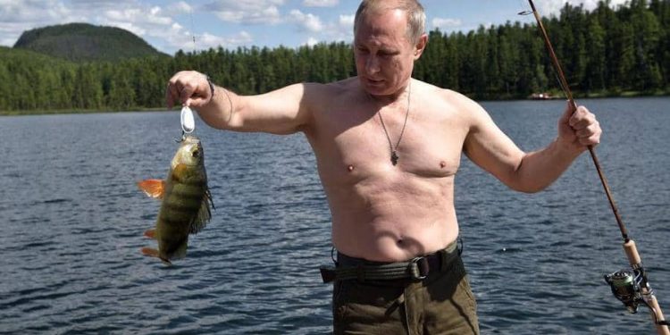 مساعي روسية للارتقاء للمرتبة الأولى في صيد الأسماك وتصدير المنتجات السمكية