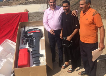 مهنيو الصيد التقليدي باقليم الدريوش يتسلمون محركات القوارب