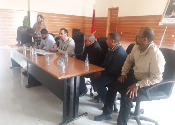 العيون: مهنيون الصيد الساحلي يناقشون وضعية الميناء،و الشركاء يخرجون لجنة للتتبع.