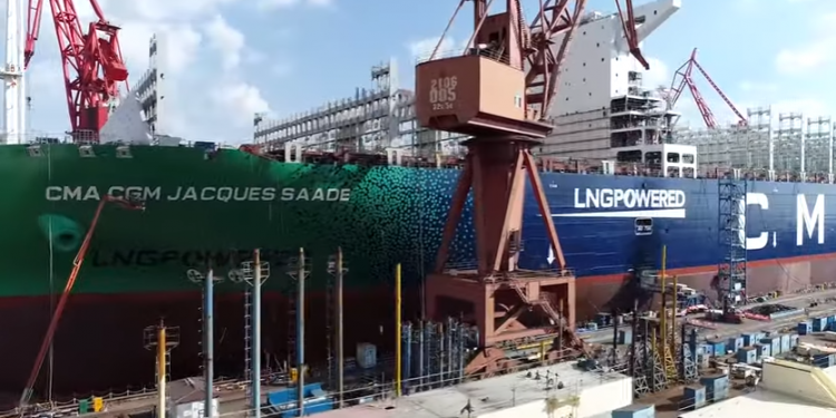 مجموعة CMA CGM تطلق اسم مؤسسها “جاك سعادة” على أكبر سفينة حاويات في العالم