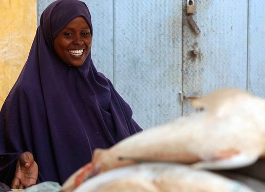 النساء الصوماليات يفرضن أنفسهن على صناعة صيد السمك