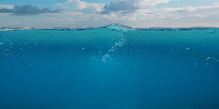 21 دولة في اجتماع حول تنظيم التخلص من النفايات في البحر