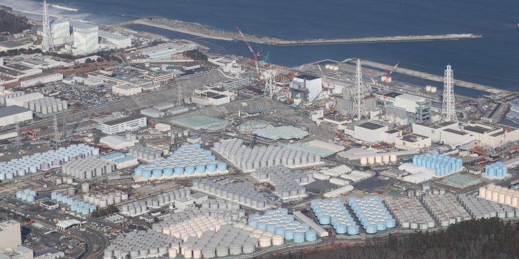 الصين تحتفظ بحق الرد على قرار اليابات تصريف نفايات نووية في البحر