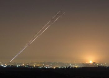 سفن حربية بريطانية تدعم سلاح المقاومة الفلسطينية