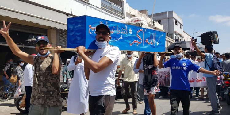 الحركة الاحتجاجية لانقاذ مصب نهر أم الربيع تنتزع وعودا بحلحلة الوضع البيئي