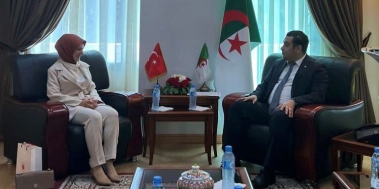تركيا والجزائر تبحثان تعزيز التعاون في مجال الثروة السمكية