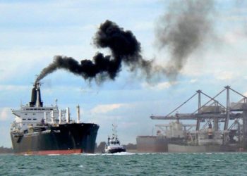 المنظمة البحرية الدولية تطرح مشروعا جديدا للحد من انبعاثات غازات الدفيئة من السفن.