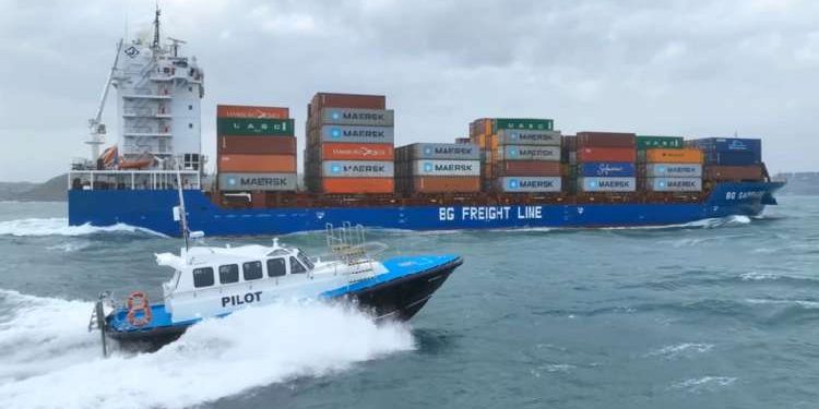 ميناء طنجة المتوسط يتعزز بزورق للإرشاد البحري هو الأول من نوعه بإفريقيا