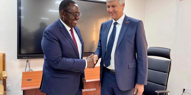 بعد ليبيريا، صديقي يحل ب”البينين” لاطلاق البعثة العلمية في الصيد البحري