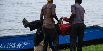 التطرف المناخي يتسبب في غرق  48000 صياد بحيرة فيكتوريا.