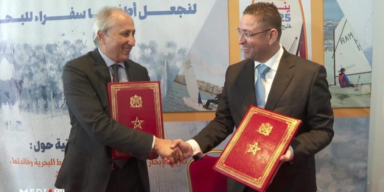 اتفاقية شراكة لإدماج رياضة الزوارق الشراعية في المؤسسات التعليمية بطنجة