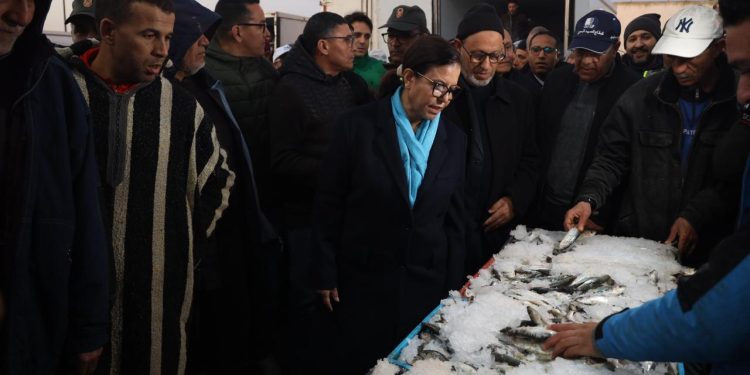 زكية الدريوش تتابع عن كثب جهود تموين سوق الاستهلاك من المنتجات البحرية