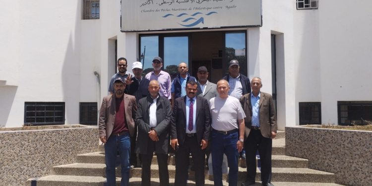 مهنيو الصيد التقليدي يشهرون الورقة الحمراء في وجه”التخصص “