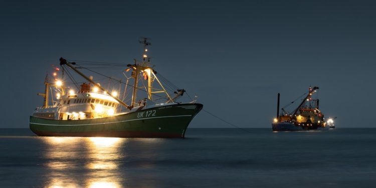 من يحمي قاع محيطنا من الدمار الصامت؟