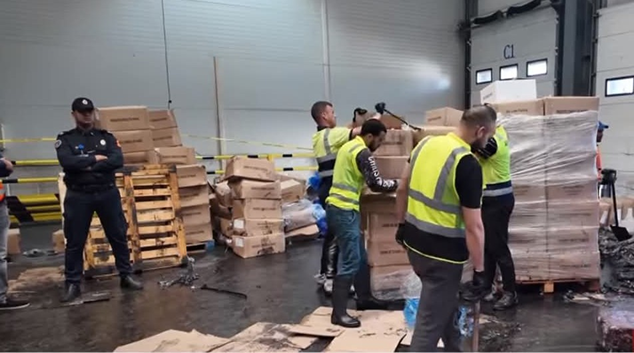 إحباط تهريب أطنان من “المخدرات” داخل شحنة أسماك مجمدة بميناء طنجة