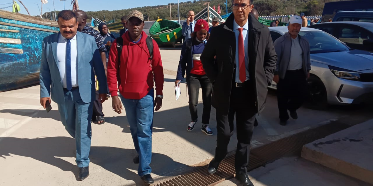 وفد سنغالي في زيارة لقرية الصيادين بالصويرية القديمة إقليم اسفي لتقاسم الخبرات في مجال الصيد البحري