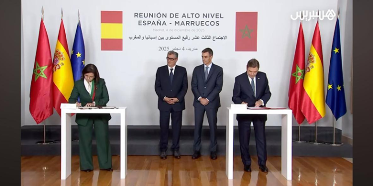 المغرب–إسبانيا: توقيع مذكرة تفاهم لتعزيز التعاون في مجالات الصيد البحري وتربية الأحياء المائية ومكافحة الصيد غير القانوني وغير المصرح به وغير المنظم.