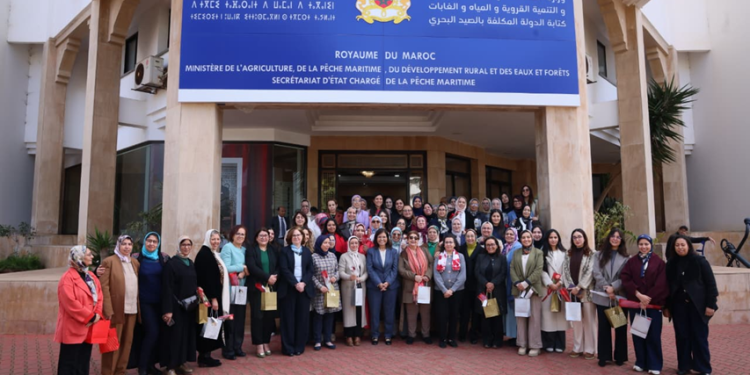 قطاع الصيد يخلد اليوم العالمي للمرأة وتثمين مساهماتهن المهنية في تنزيل مختلف البرامج والمشاريع المرتبطة بتعزيز مكانة قطاع الصيد البحري المغربي في الاقتصاد الوطني.