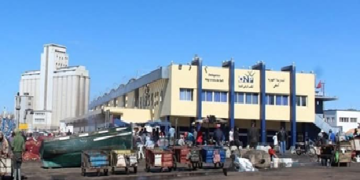 سوق السمك بالجملة بآسفي تحت المجهر.. مهنيون يرفضون تغيير توقيت البيع خارج منطق التشاور