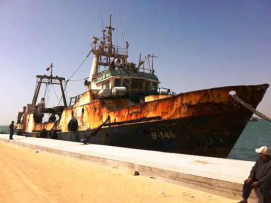 باخرة اخرى للصيد باعالي البحار ترسو بميناء الداخلة و على متنها حالات اصابة بانفلونزا الخنازير