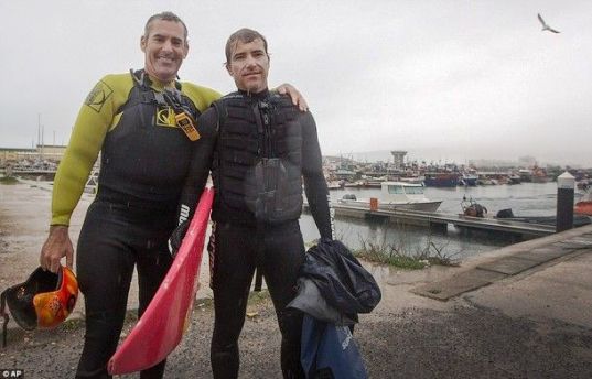 برازيلي يُحطم رقمًا قياسيًا في ركوب الأمواج