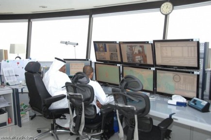 كاميرات لمراقبة السفن حركة شحن البضائع في الموانئ السعودية