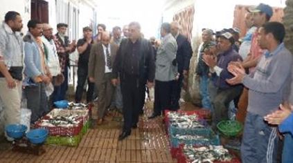 والي جهة دكالة عبدة يقوم بزيارة تفقدية لسوق السمك  ادريس بناصر