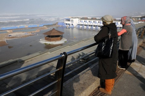 هل المغرب بمنأى عن التعرض لخطر “تسونامي”” للمرة الثانية”