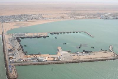 انتشال جثة بحار غرق بالحوض المينائي للعيون