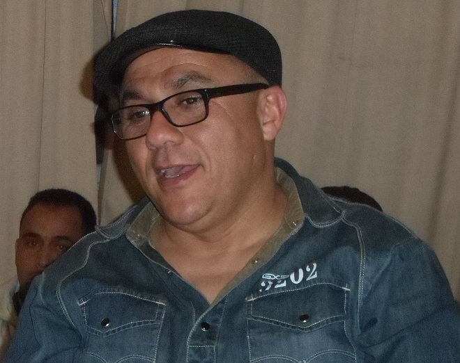 حمامة بازين تطير عن غرفة الصيد الاطلسية الجنوبية تاركة بيضتين.