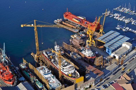 المغرب يعقد صفقة مع شركة إسبانية لاقتناء قاطرتين بحريتين
