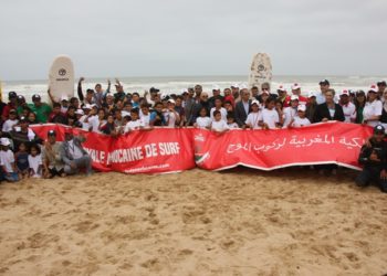 رياضيو ركوب الموج بالجنوب ينوهون بالتفاتة الجامعةالملكية المغربية لركوب الموج نحو الاقاليم الجنوبية